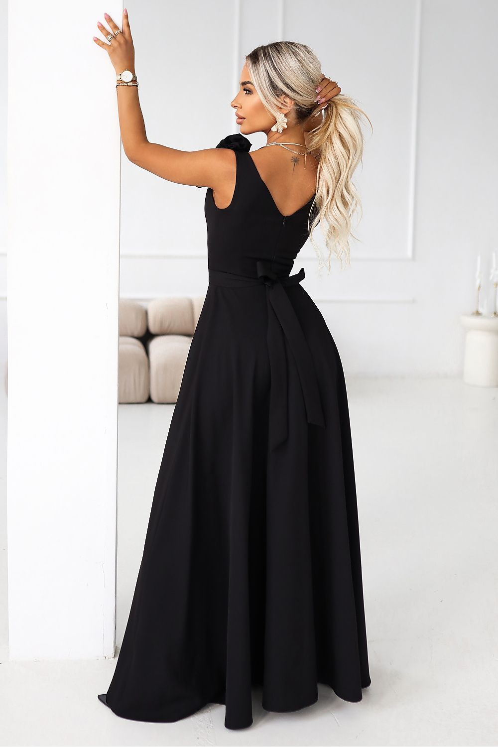  Long dress model 222461 Numoco 