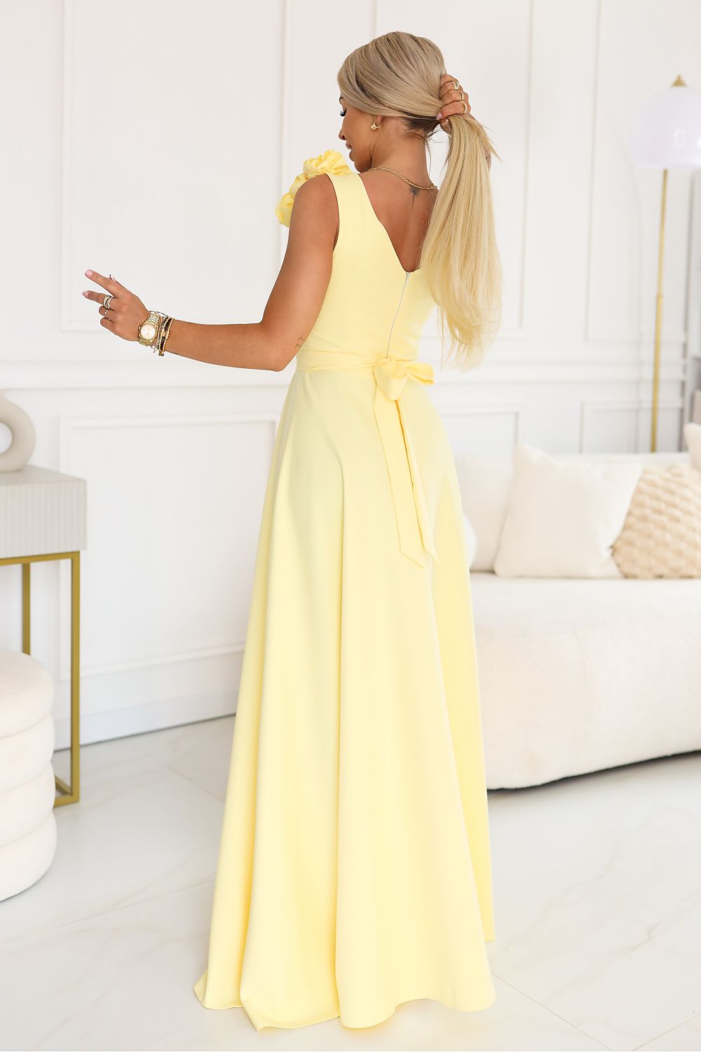  Long dress model 227708 Numoco 